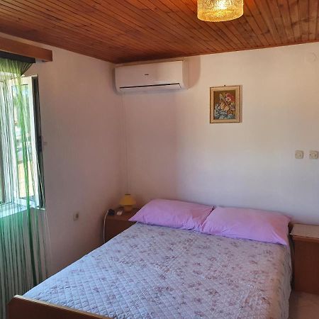 Apartman Letizia Appartement Ustrine Buitenkant foto