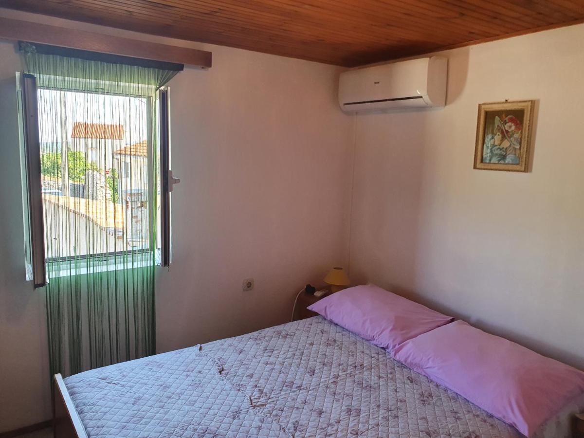 Apartman Letizia Appartement Ustrine Buitenkant foto