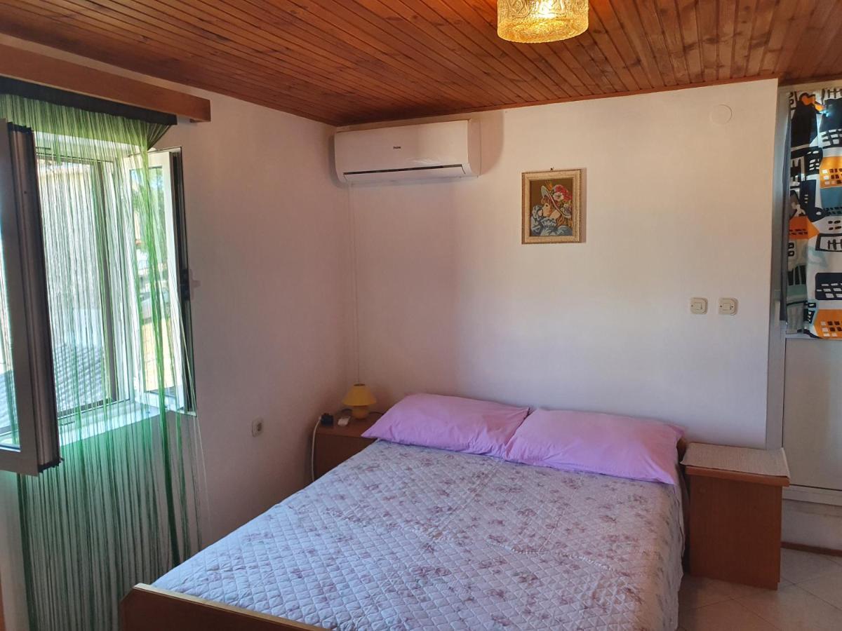 Apartman Letizia Appartement Ustrine Buitenkant foto